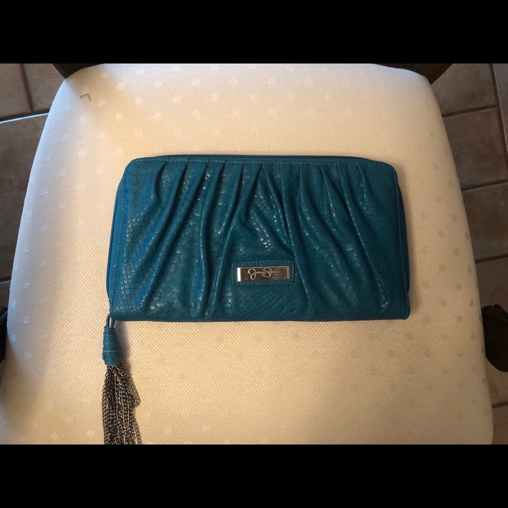 Jessica Simpson clutch
